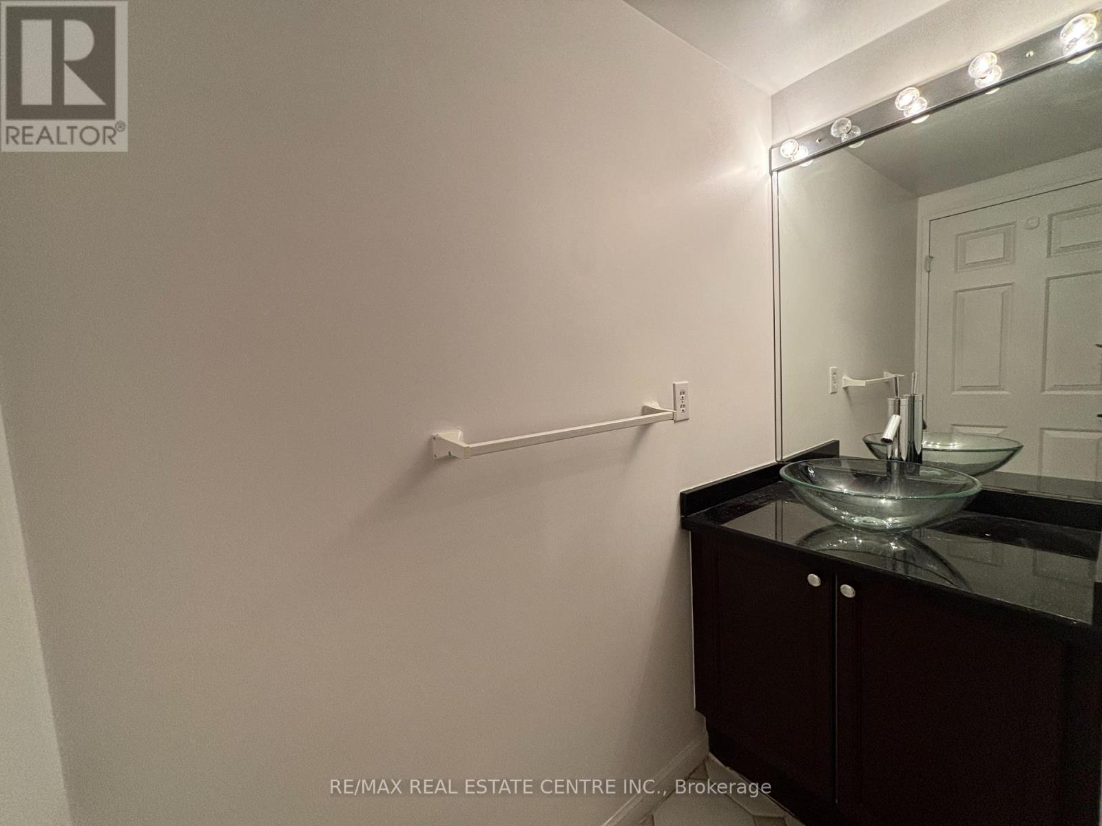 503 - 101 Subway Crescent, Toronto, Ontario  M9B 6K4 - Photo 16 - W12611140