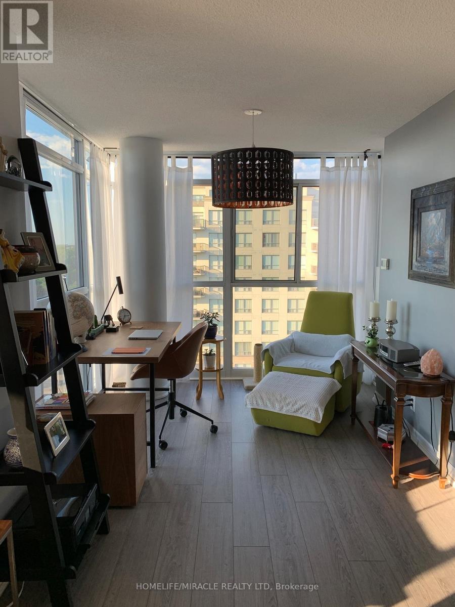 909 - 1940 Ironstone Drive, Burlington, Ontario  L7L 0E4 - Photo 10 - W12611160