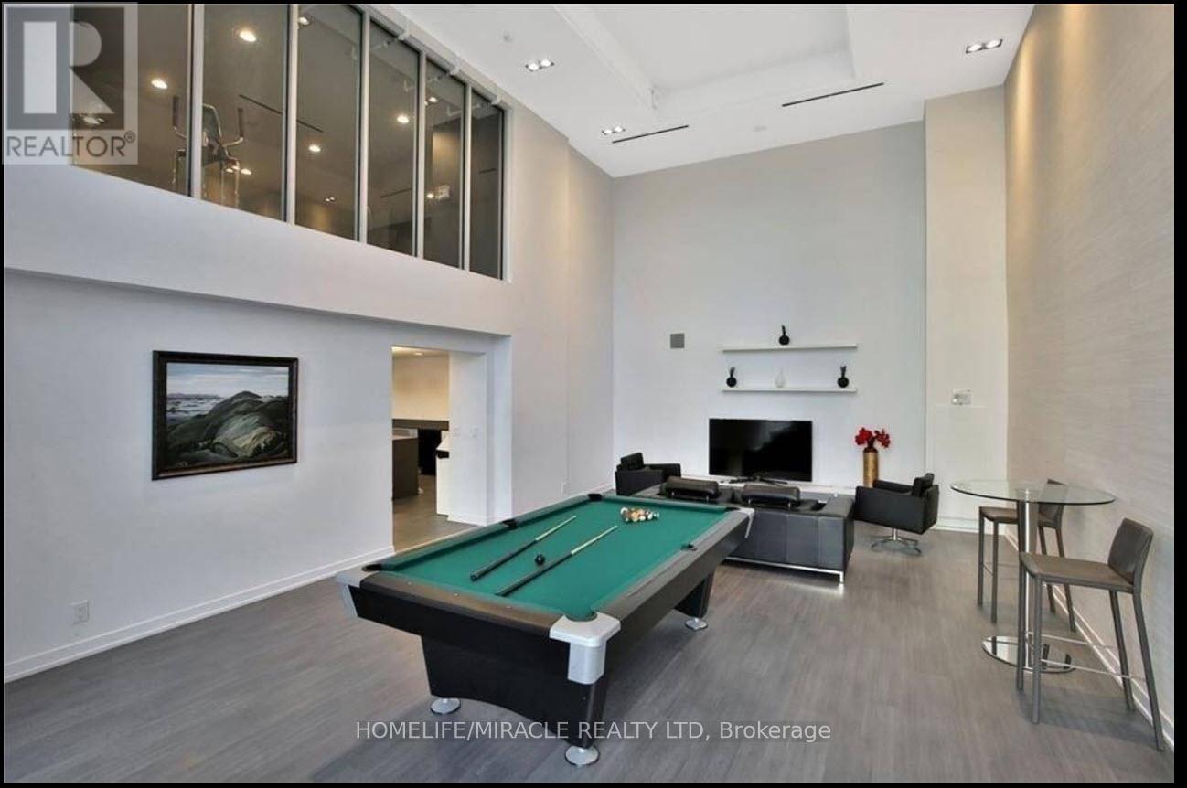 909 - 1940 Ironstone Drive, Burlington, Ontario  L7L 0E4 - Photo 14 - W12611160