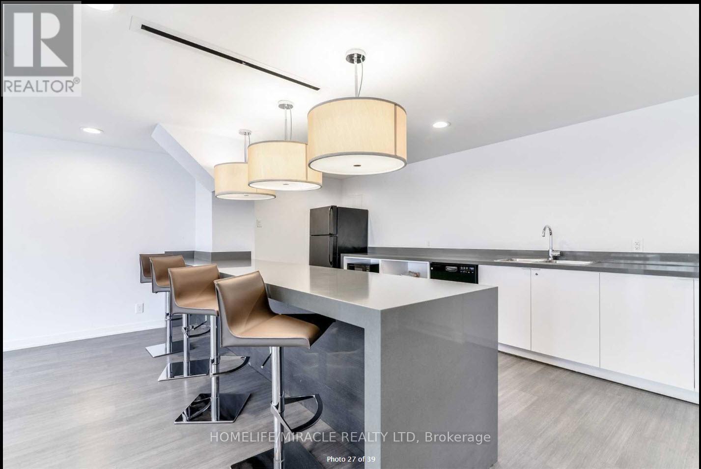 909 - 1940 Ironstone Drive, Burlington, Ontario  L7L 0E4 - Photo 19 - W12611160