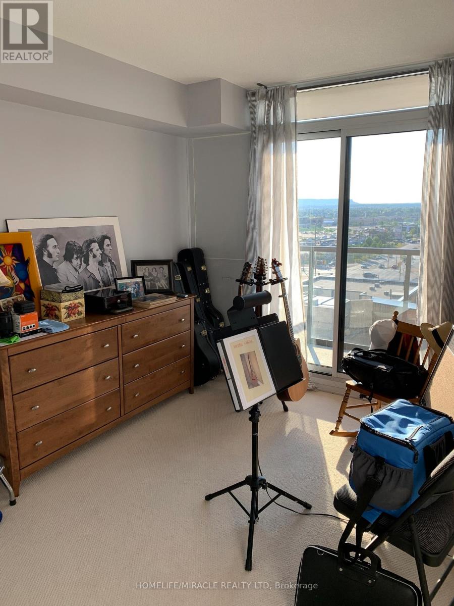 909 - 1940 Ironstone Drive, Burlington, Ontario  L7L 0E4 - Photo 8 - W12611160