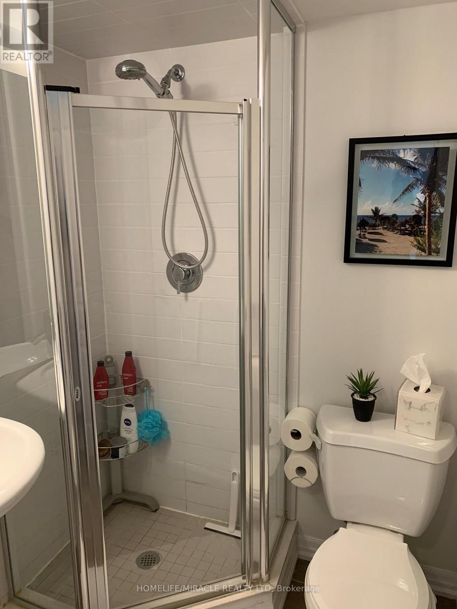 909 - 1940 Ironstone Drive, Burlington, Ontario  L7L 0E4 - Photo 9 - W12611160