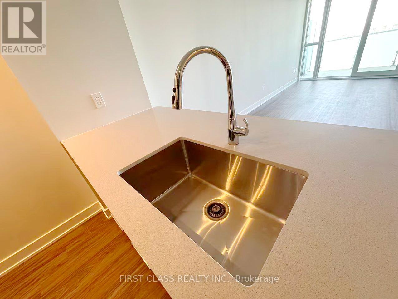 2510 - 430 Square One Drive, Mississauga, Ontario  L5B 0L6 - Photo 12 - W12611166