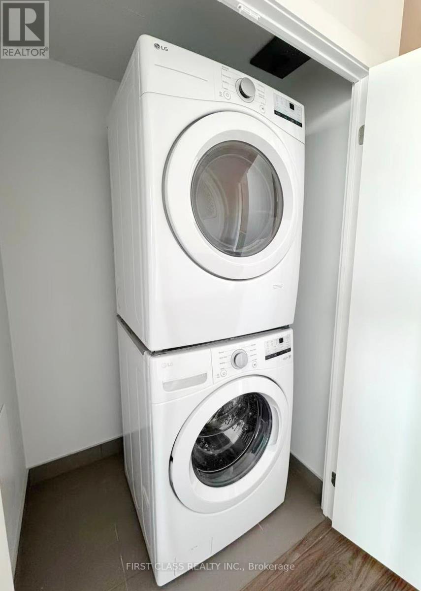 2510 - 430 Square One Drive, Mississauga, Ontario  L5B 0L6 - Photo 16 - W12611166