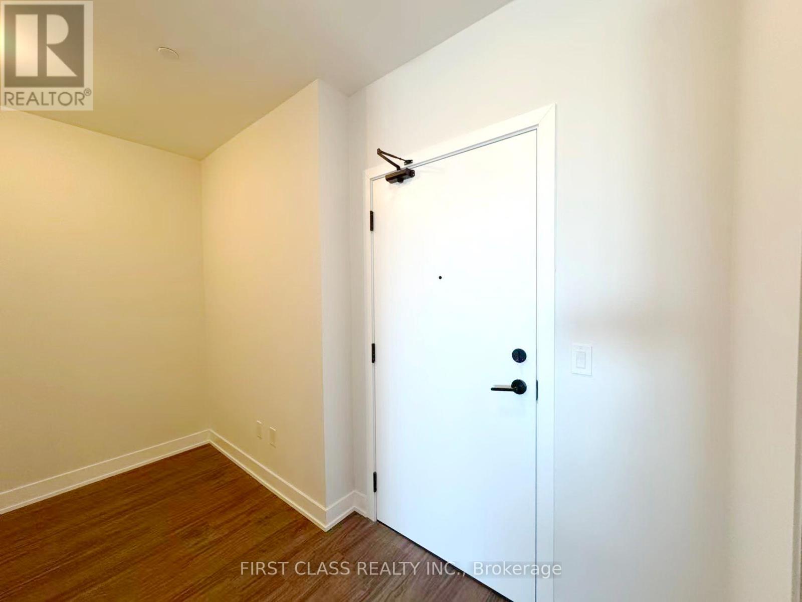 2510 - 430 Square One Drive, Mississauga, Ontario  L5B 0L6 - Photo 7 - W12611166