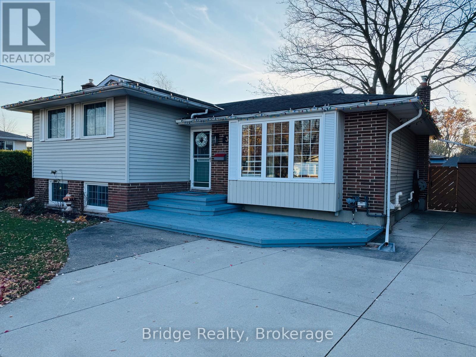 3 Noelle Drive, St. Catharines, Ontario  L2M 1M1 - Photo 4 - X12611262