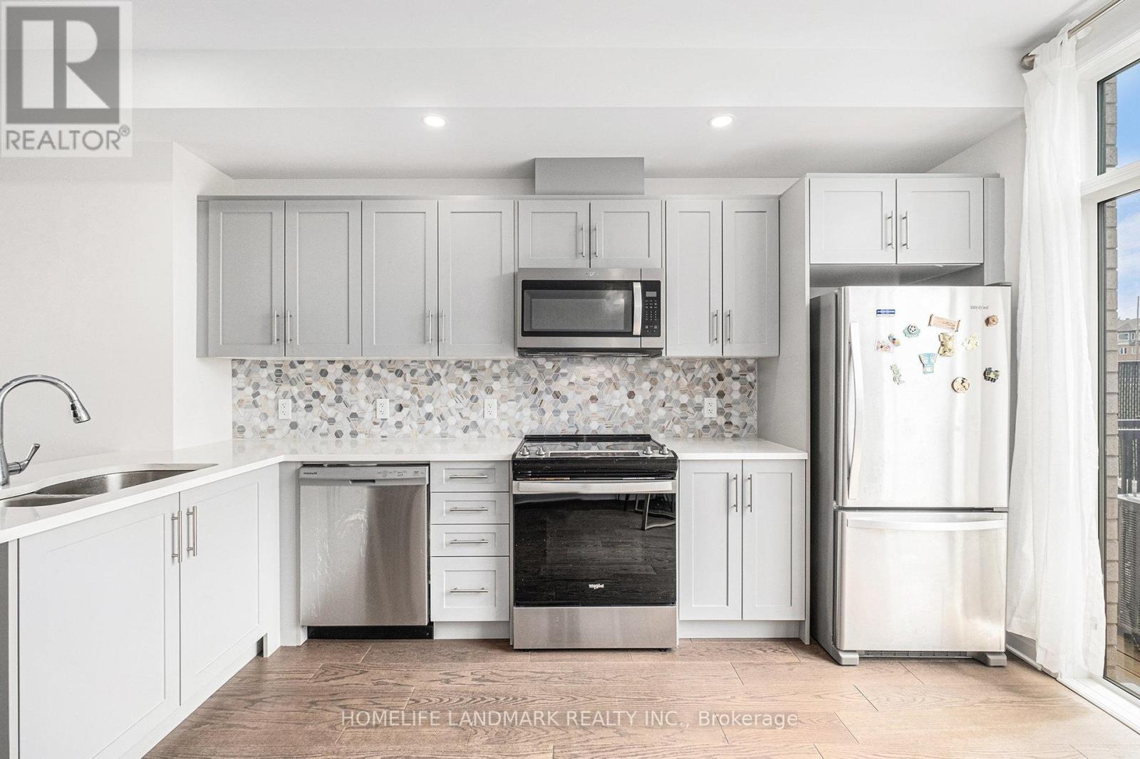 308 Foliage Private, Ottawa, Ontario  K2H 0C5 - Photo 10 - X12611162