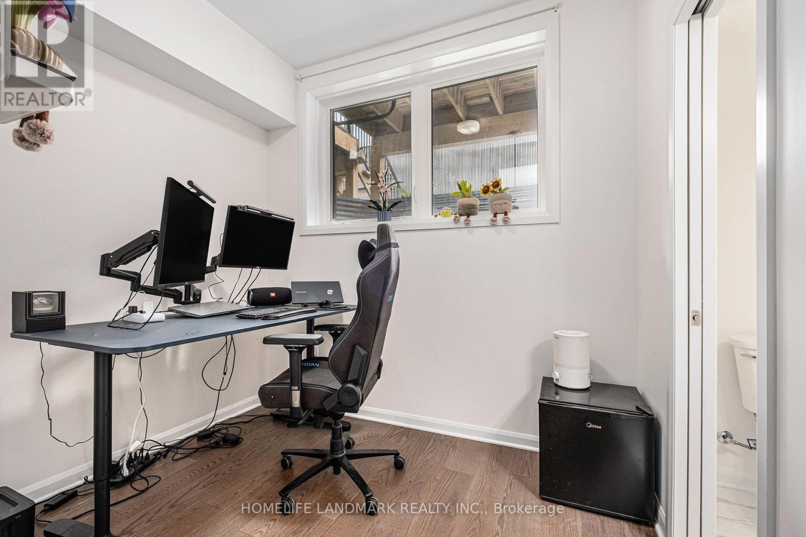 308 Foliage Private, Ottawa, Ontario  K2H 0C5 - Photo 4 - X12611162