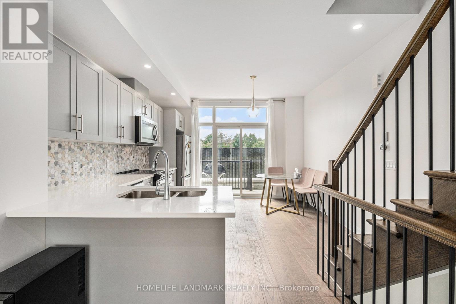 308 Foliage Private, Ottawa, Ontario  K2H 0C5 - Photo 9 - X12611162