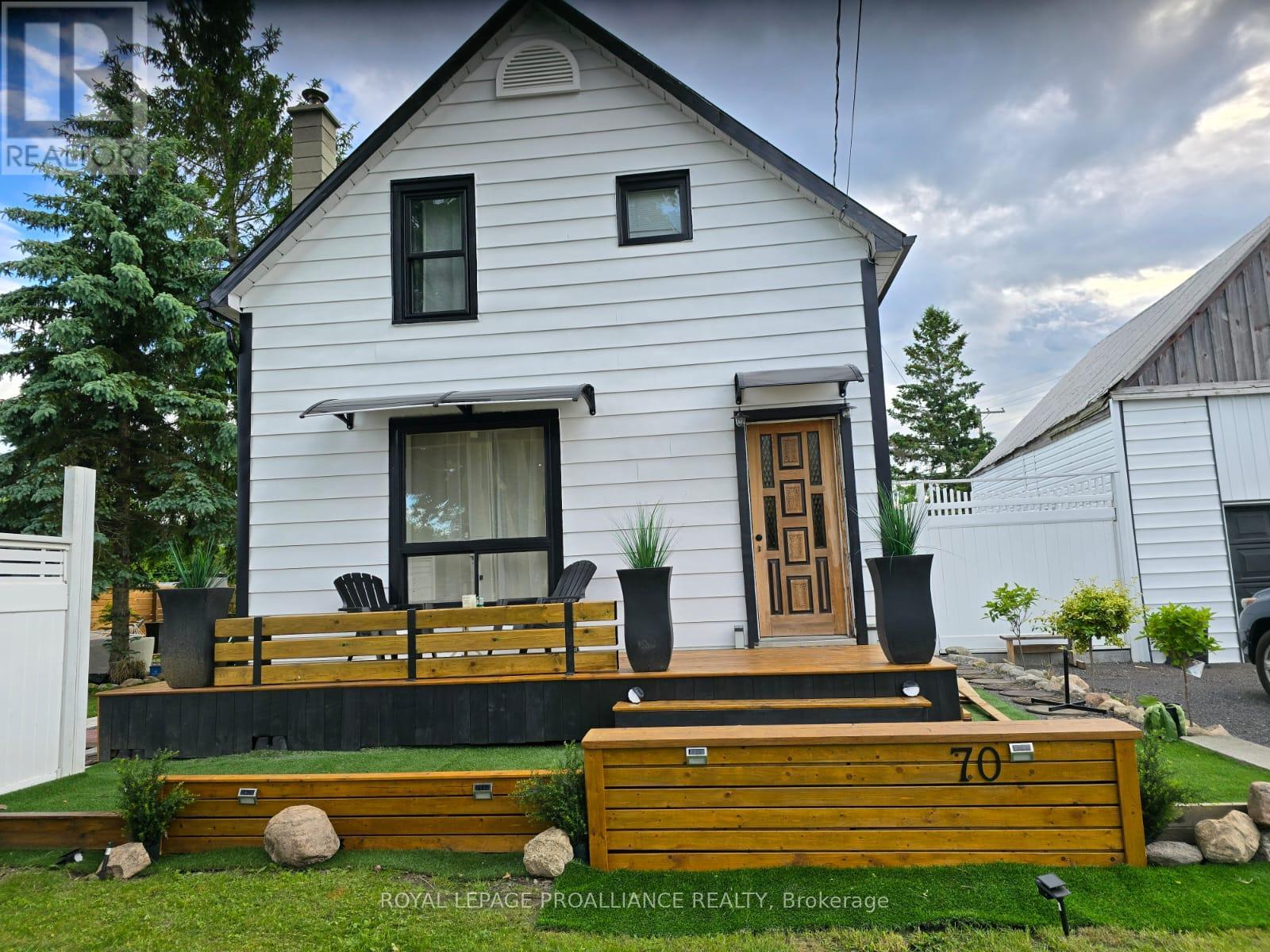 70 BELLEVILLE STREET, Prince Edward County, Ontario