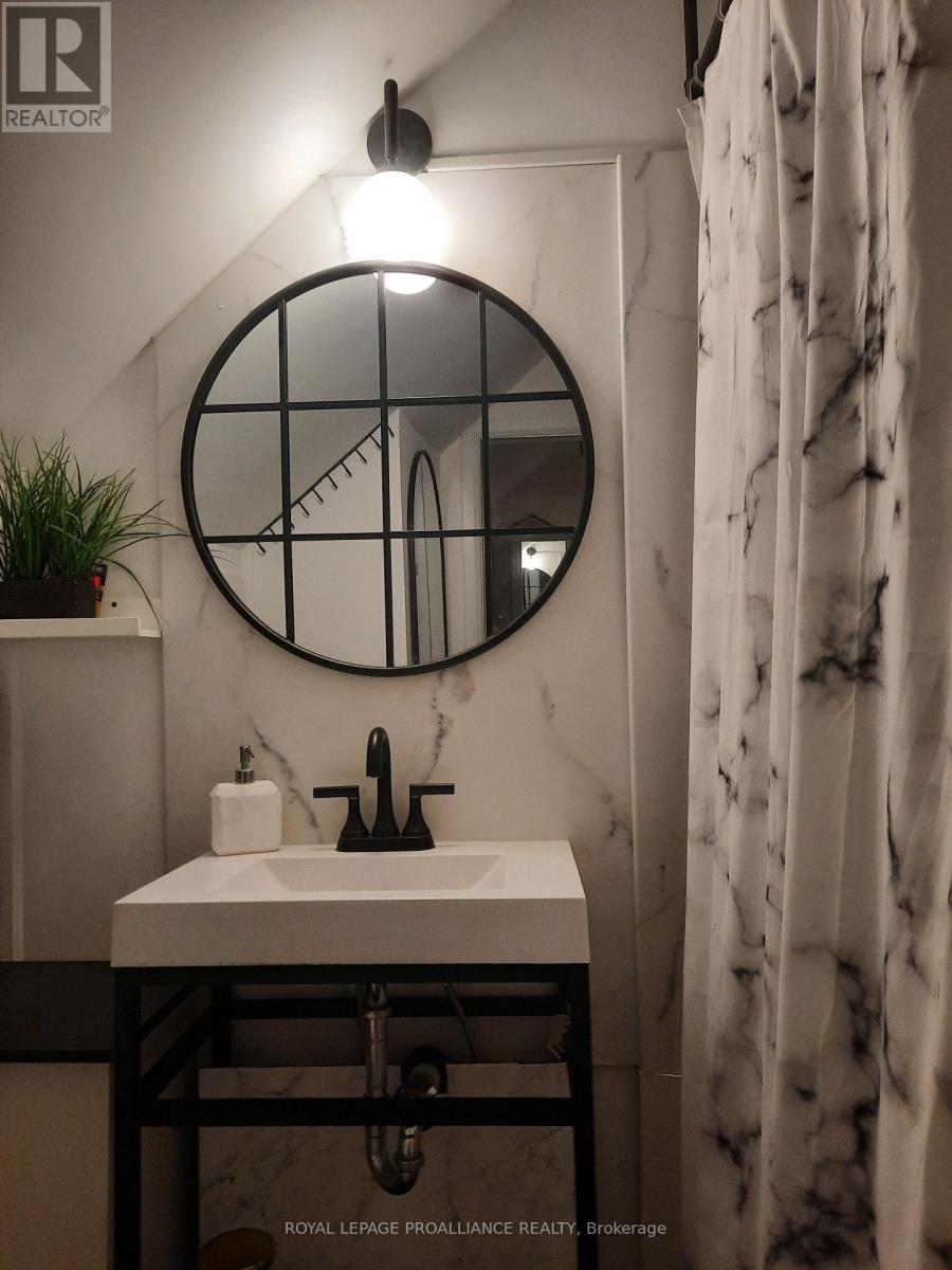 70 Belleville Street, Prince Edward County, Ontario  K0K 3L0 - Photo 8 - X12611258