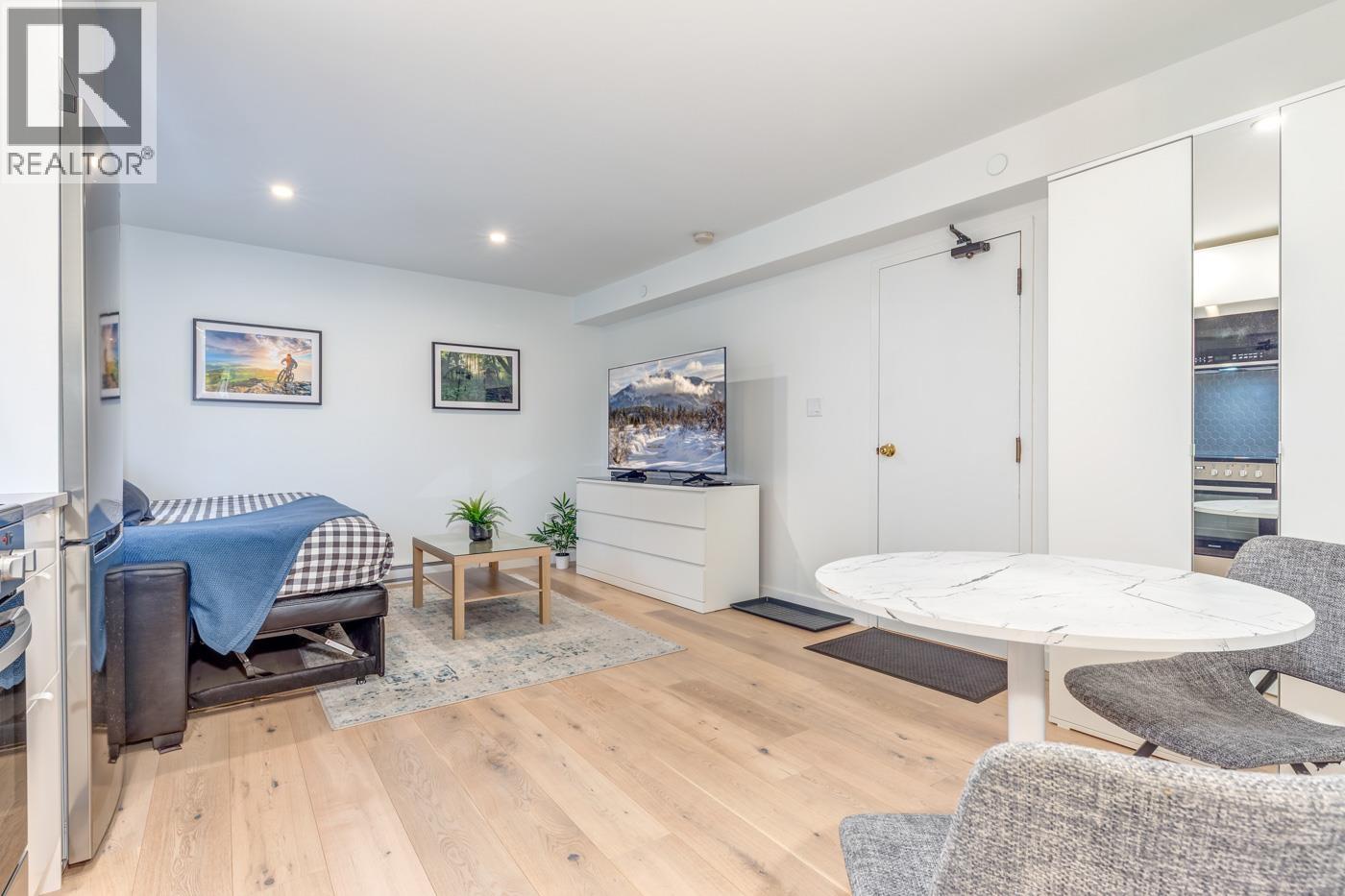 318 2111 Whistler Road, Whistler, British Columbia  V8E 0A6 - Photo 11 - R3064880