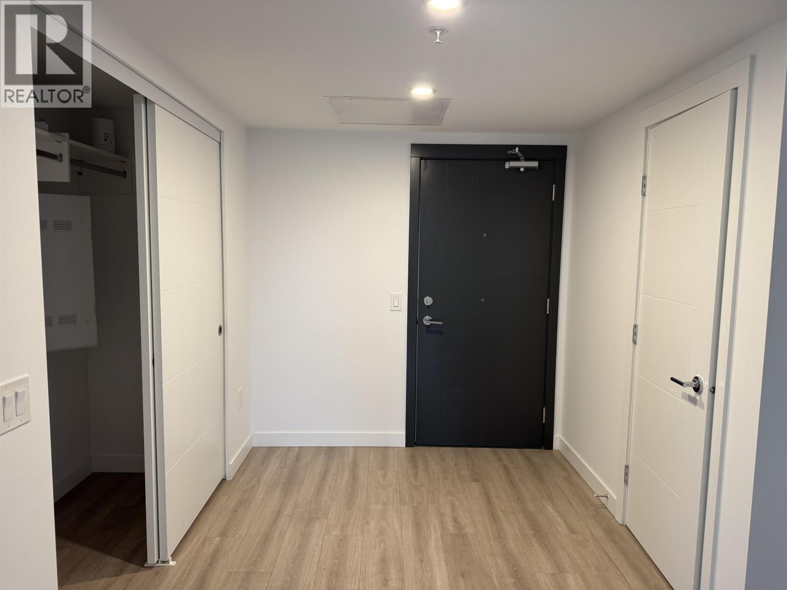 2203 823 Carnarvon Street, New Westminster, British Columbia V3M 0N5 - Photo 3 - R3026142