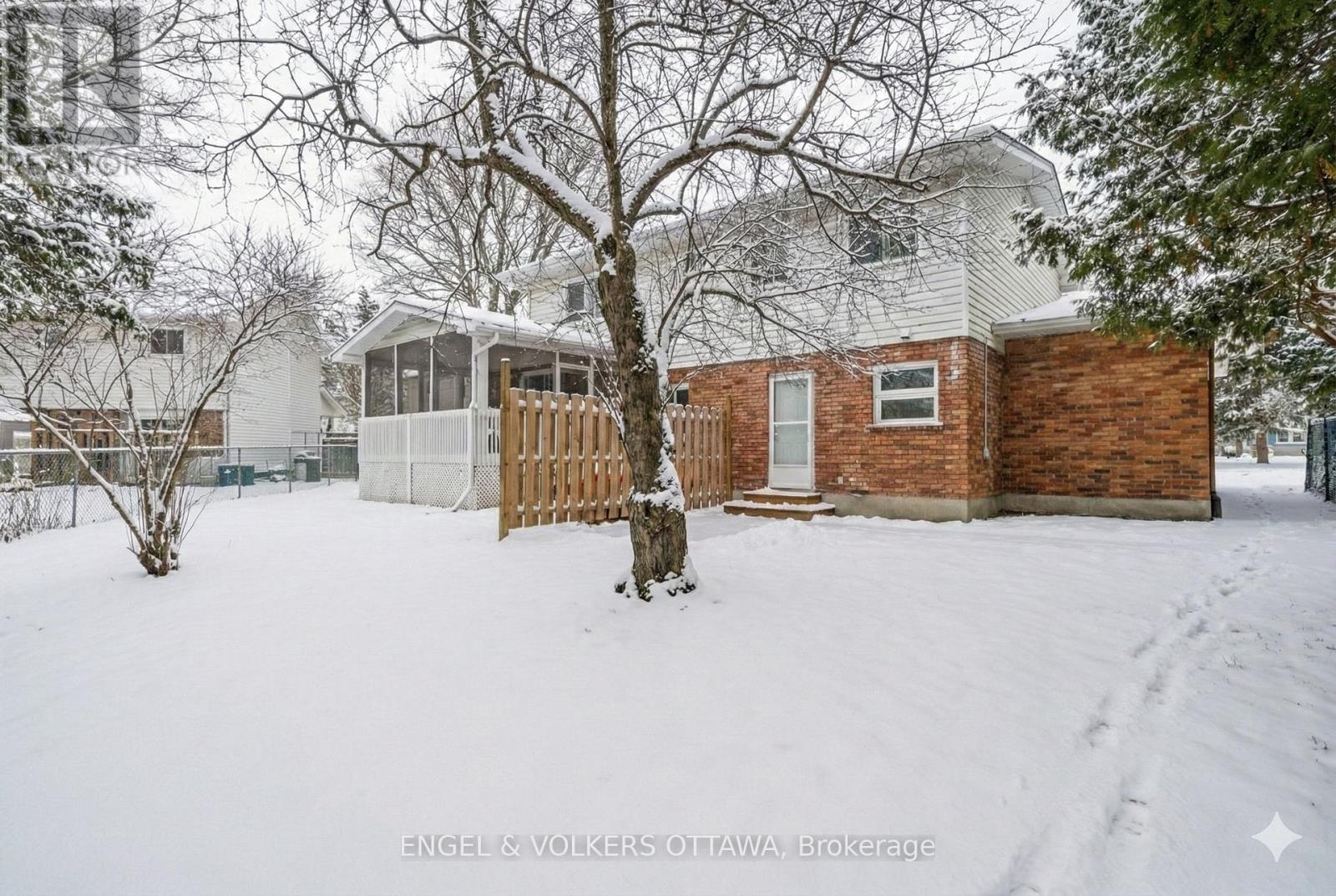 B - 20 Mohawk Crescent, Ottawa, Ontario  K2H 7G6 - Photo 3 - X12611214