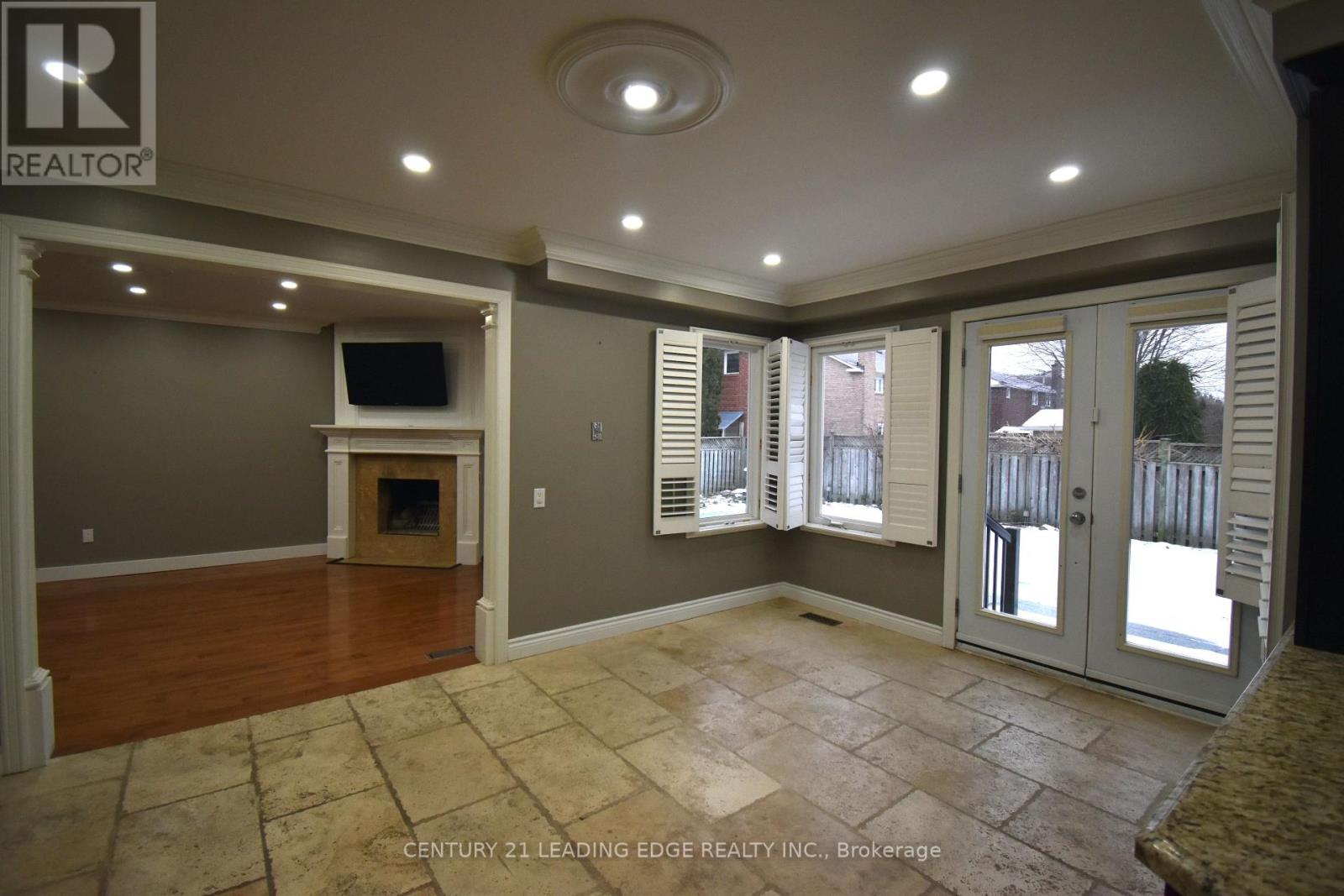 9 Meekings Drive, Ajax, Ontario L1T 3N7 - Photo 7 - E12601142