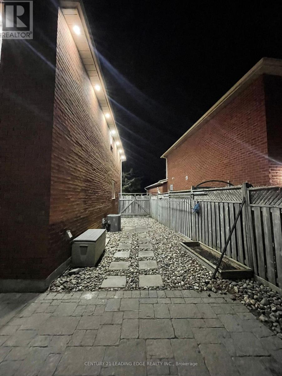 9 Meekings Drive, Ajax, Ontario L1T 3N7 - Photo 34 - E12601142