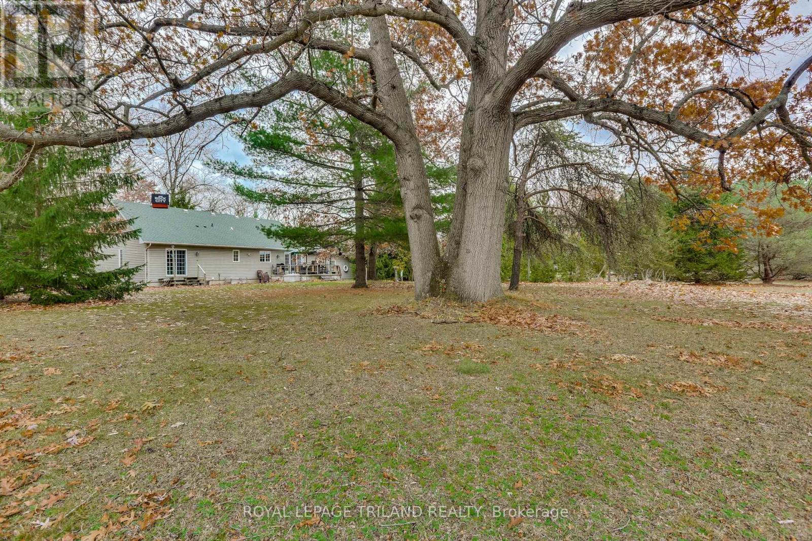 9909 Northville Crescent, Lambton Shores, Ontario  N0M 2N0 - Photo 28 - X12556264