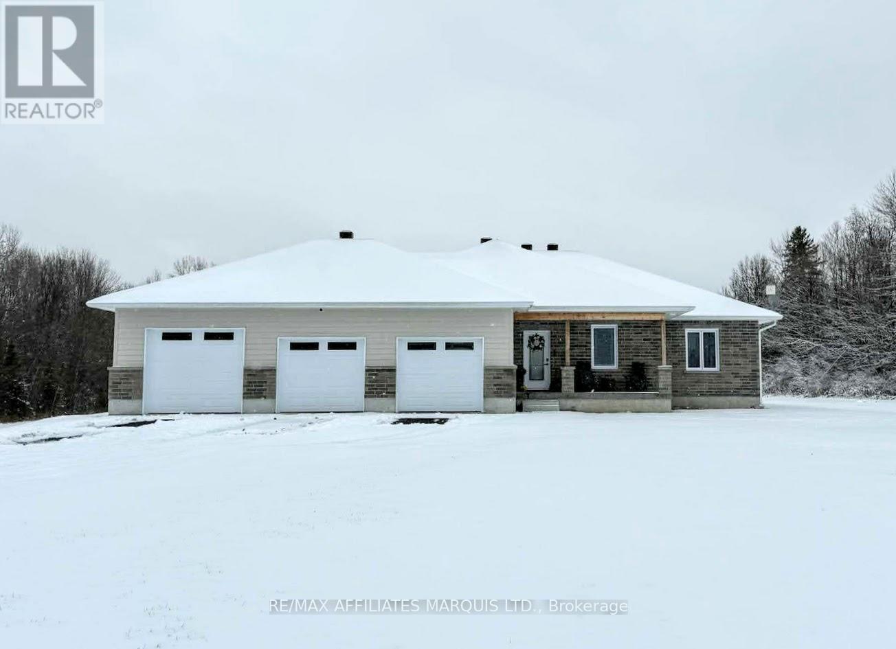 17026 Myers Road, South Stormont, Ontario K0C 2A0 - Photo 1 - X12463510