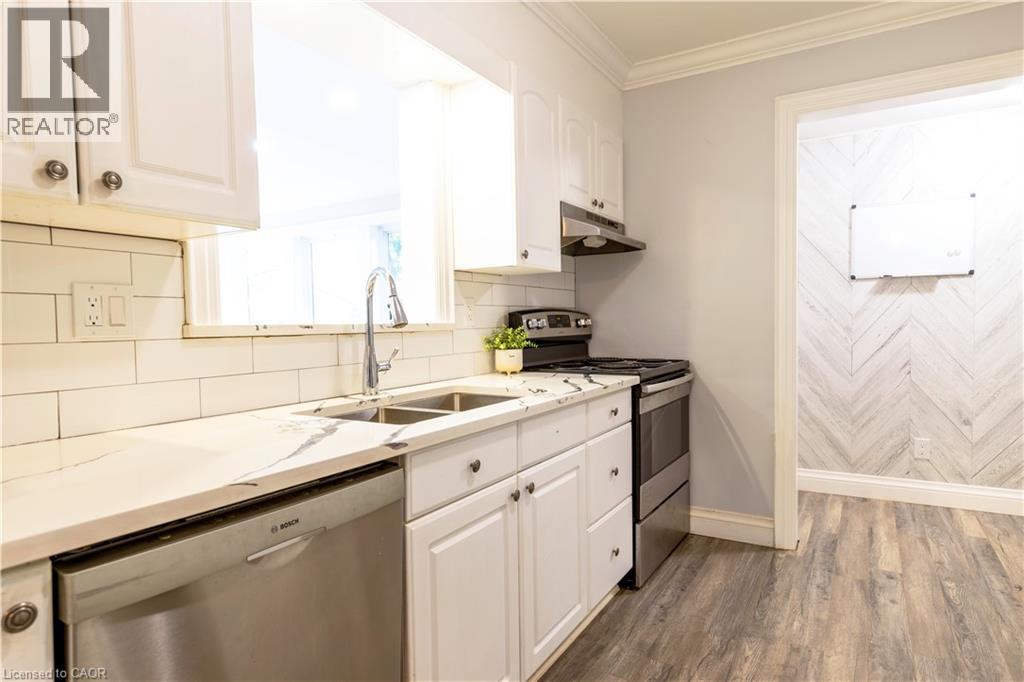 40 Kerman Avenue, Grimsby, Ontario L3M 3W5 - Photo 6 - 40786430