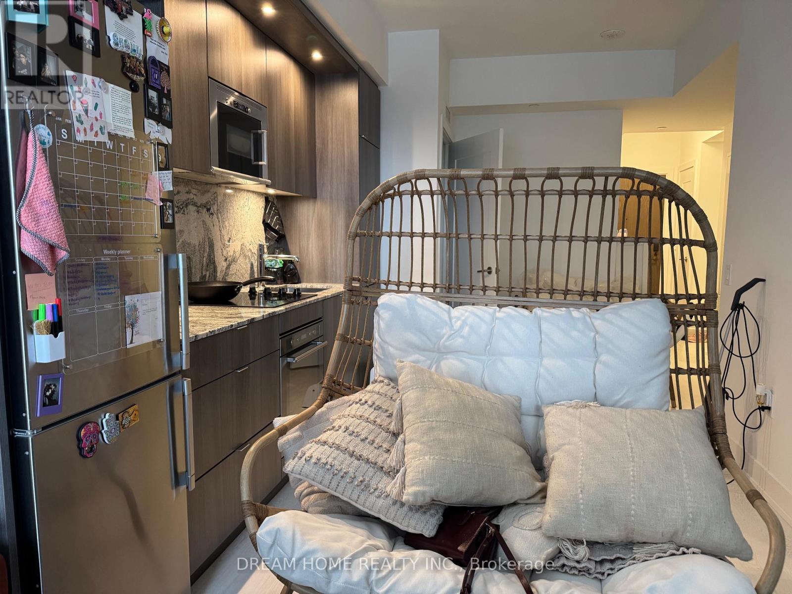 812 - 30 Inn On The Park Drive, Toronto, Ontario  M3C 0P7 - Photo 6 - C12611226