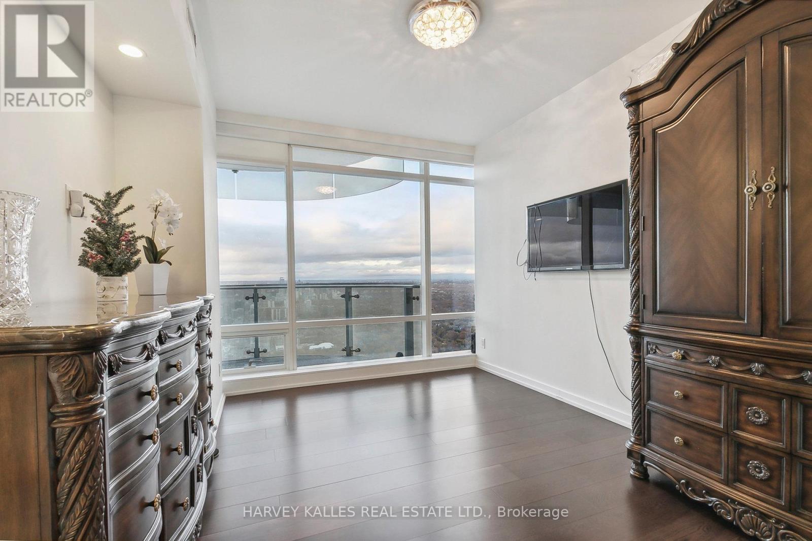 6801 - 1 Bloor Street E, Toronto, Ontario  M4W 0A8 - Photo 4 - C12609744