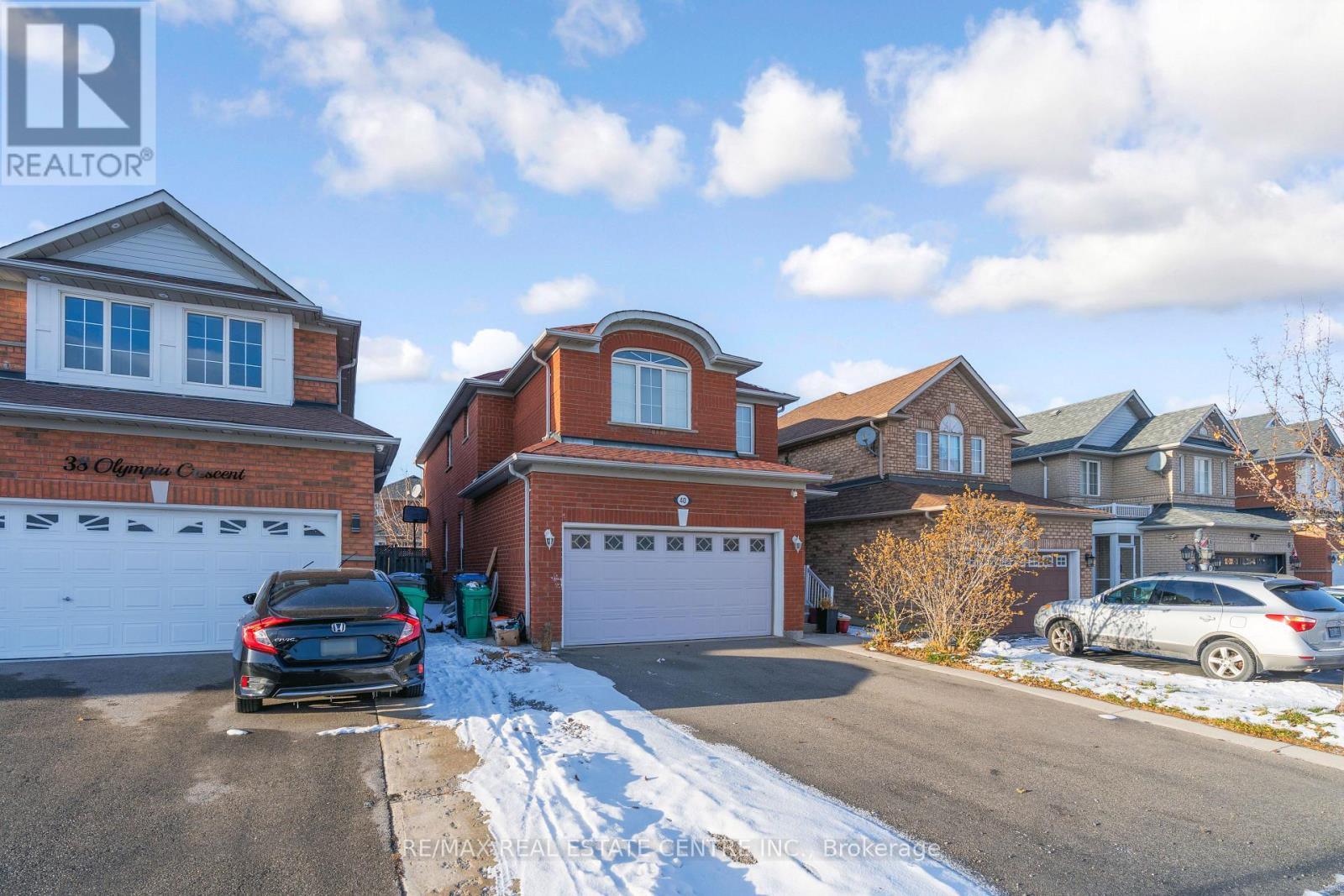 40 Olympia Crescent, Brampton, Ontario  L6X 4W2 - Photo 2 - W12609180