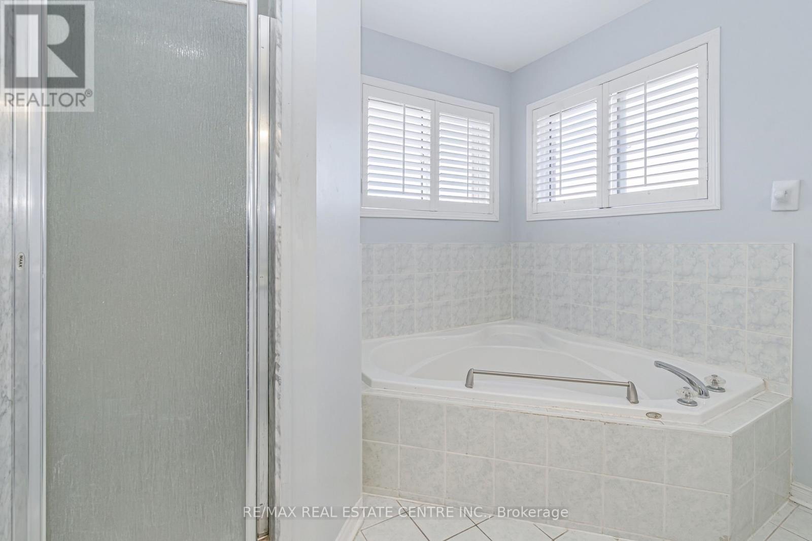 40 Olympia Crescent, Brampton, Ontario  L6X 4W2 - Photo 28 - W12609180