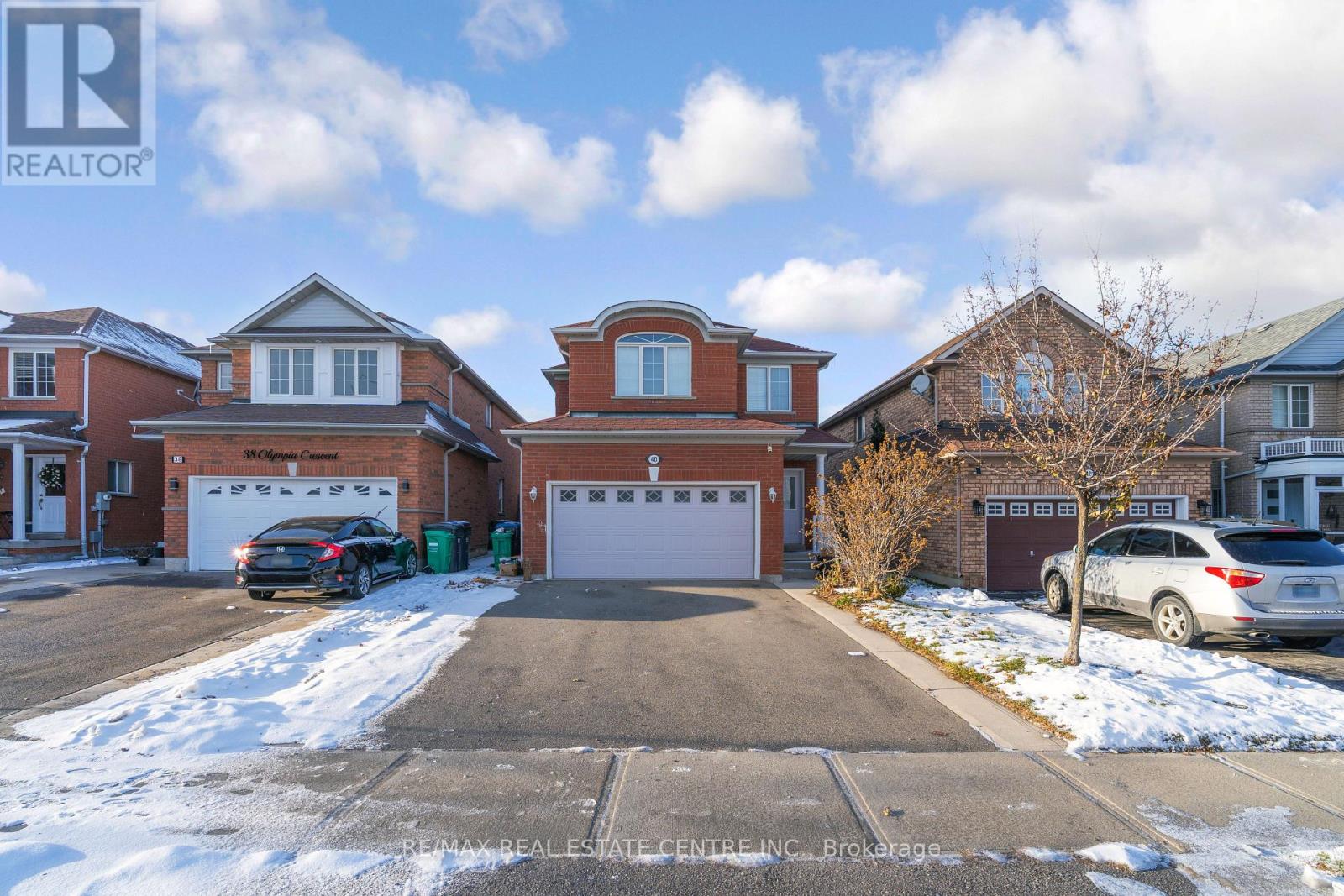 40 Olympia Crescent, Brampton, Ontario  L6X 4W2 - Photo 3 - W12609180