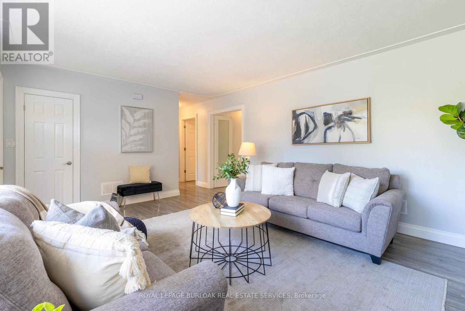 40 Kerman Avenue, Grimsby, Ontario  L3M 3W5 - Photo 2 - X12522802