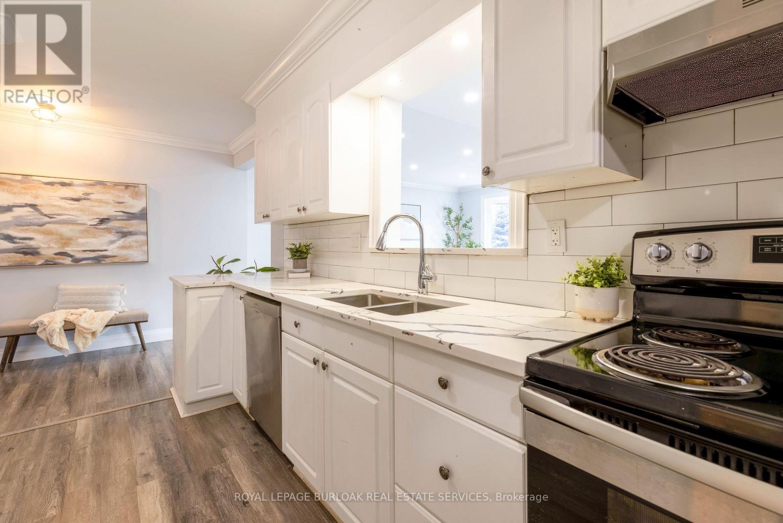 40 Kerman Avenue, Grimsby, Ontario  L3M 3W5 - Photo 8 - X12522802