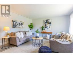 40 KERMAN AVENUE, Grimsby, Ontario