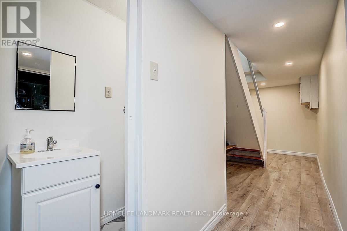 32 - 1121 Sandhurst Circle, Toronto, Ontario  M1V 1V4 - Photo 25 - E12611220