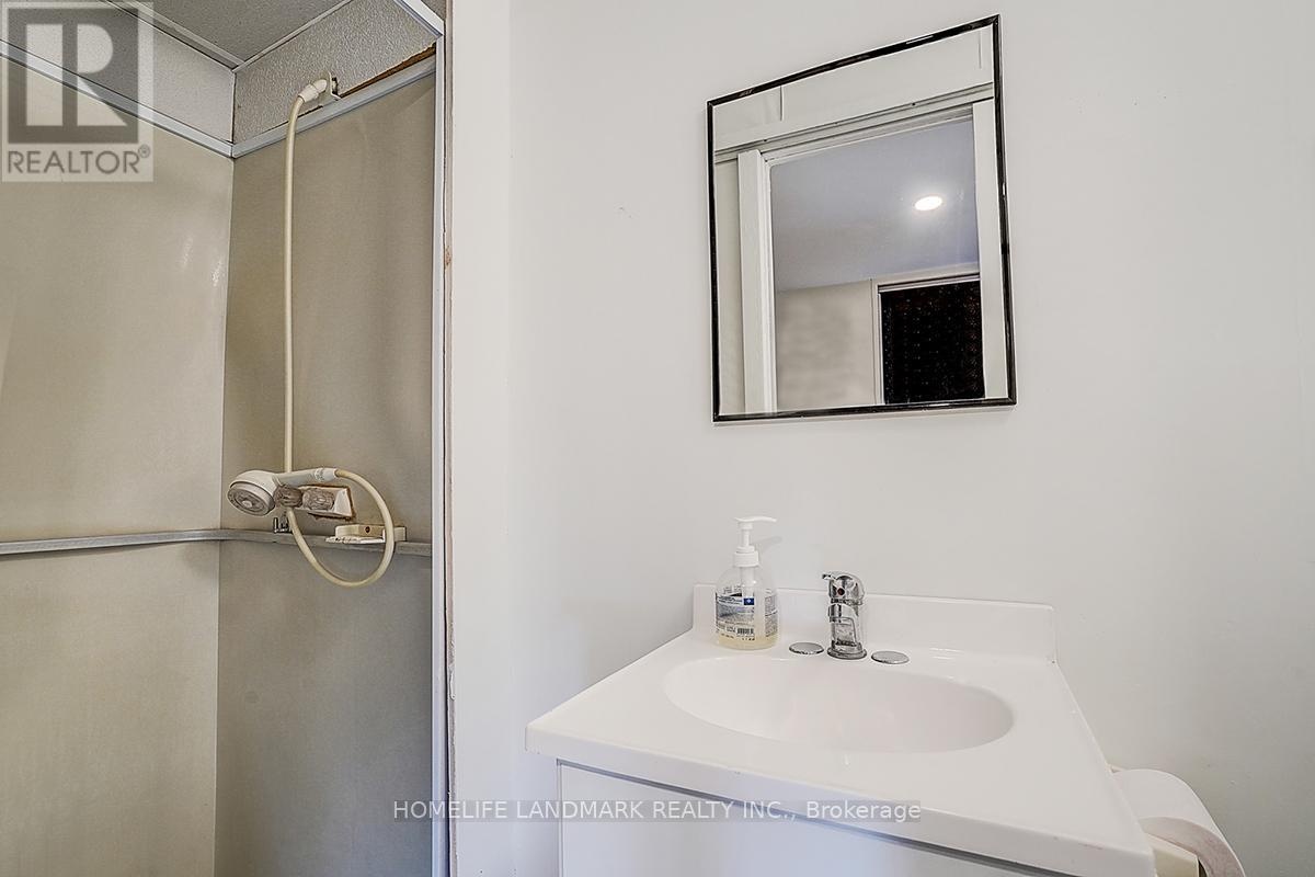 32 - 1121 Sandhurst Circle, Toronto, Ontario  M1V 1V4 - Photo 26 - E12611220