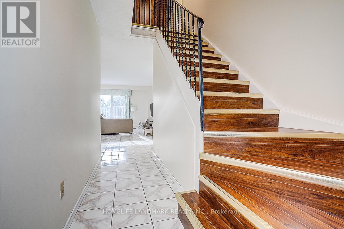 32 - 1121 Sandhurst Circle, Toronto, Ontario  M1V 1V4 - Photo 4 - E12611220