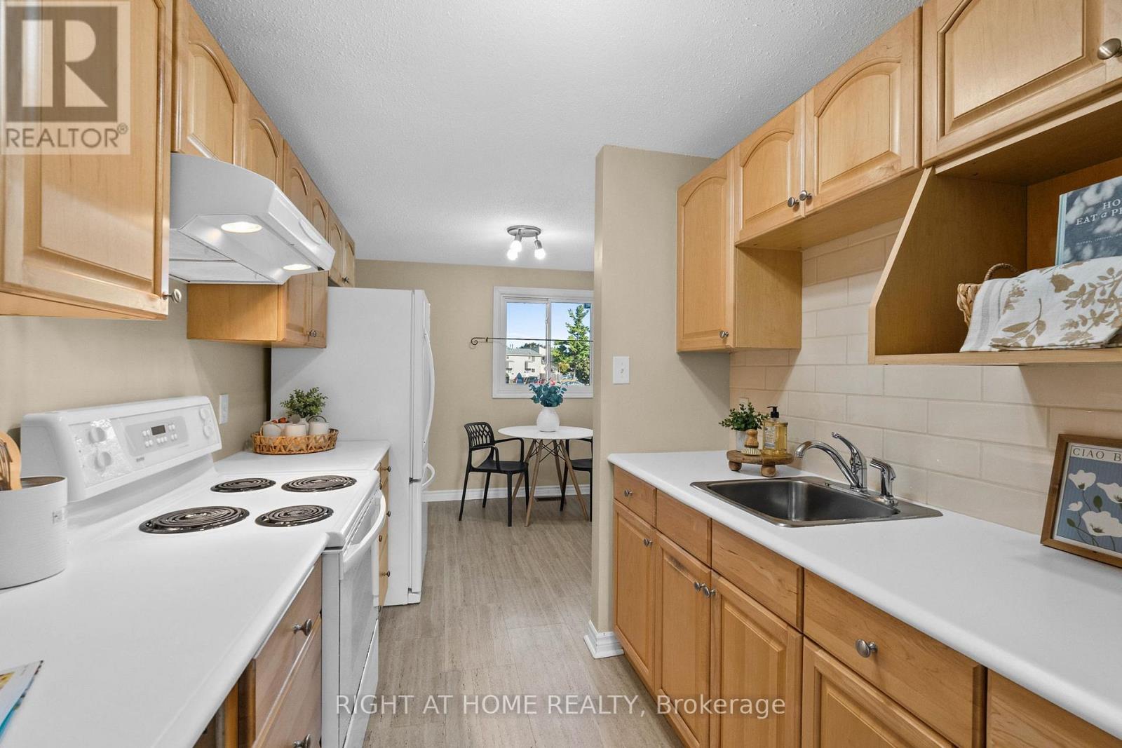 235 Thistledown Court, Ottawa, Ontario K2J 1N1 - Photo 13 - X12412573