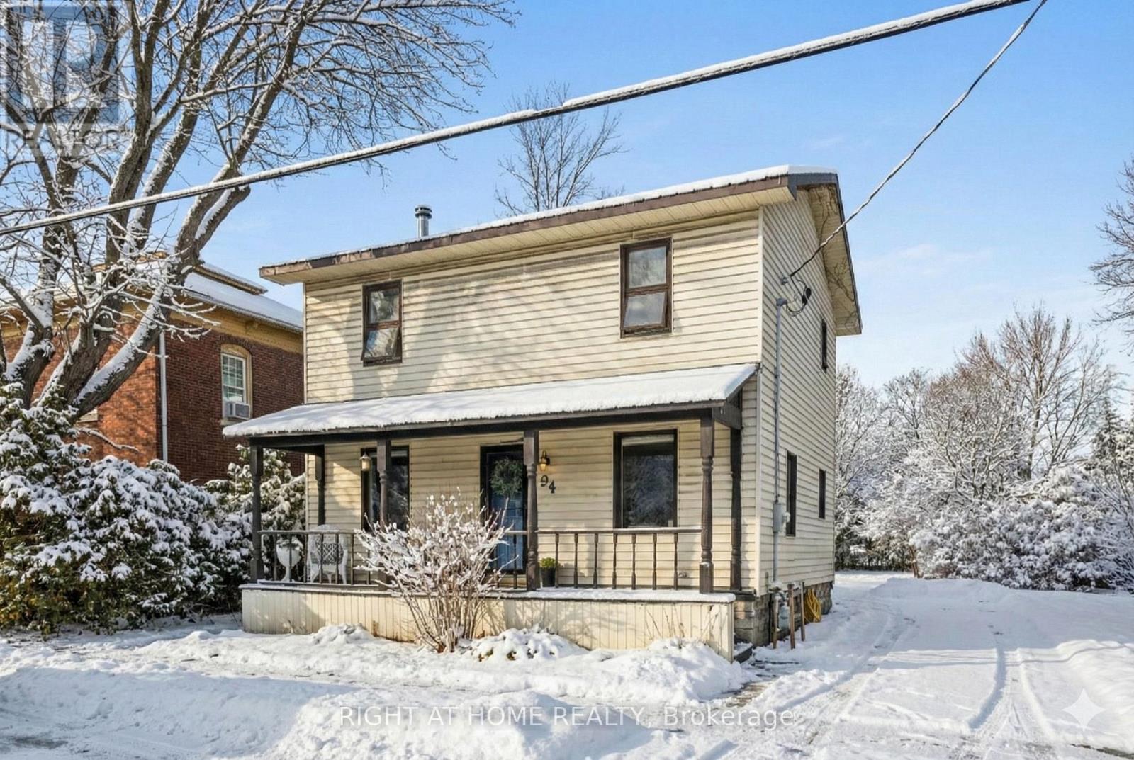 94 MAIN STREET, North Dundas, Ontario