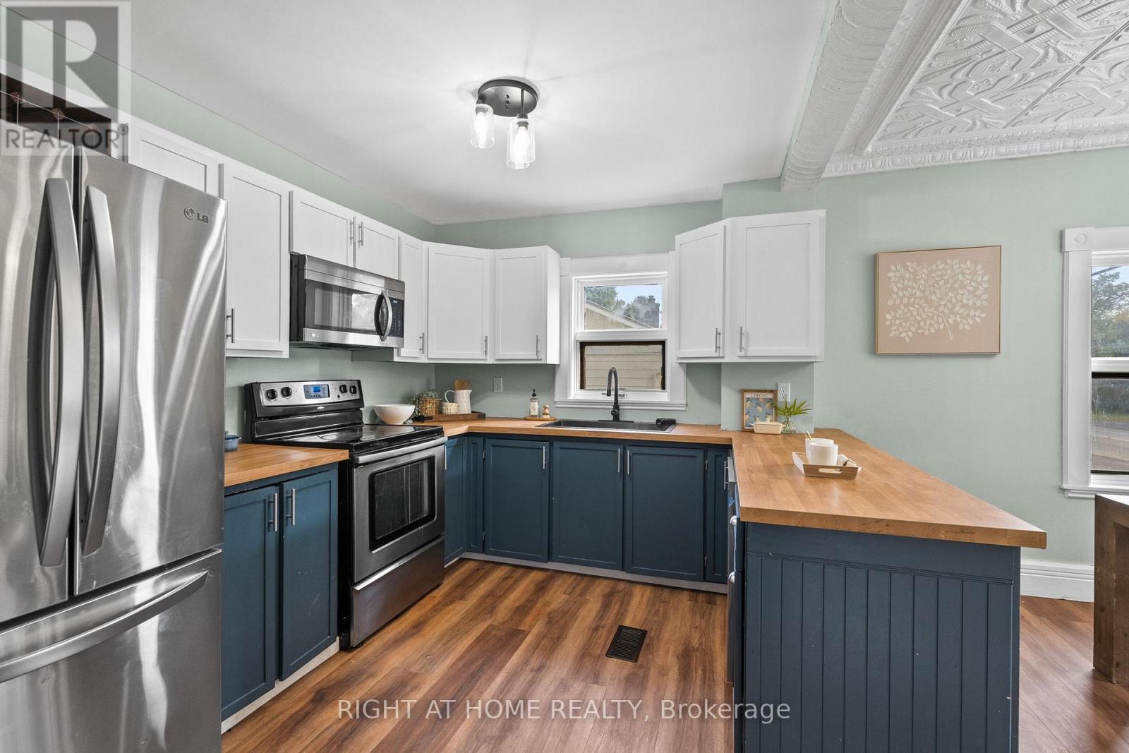 94 Main Street, North Dundas, Ontario  K0A 2R0 - Photo 12 - X12432343