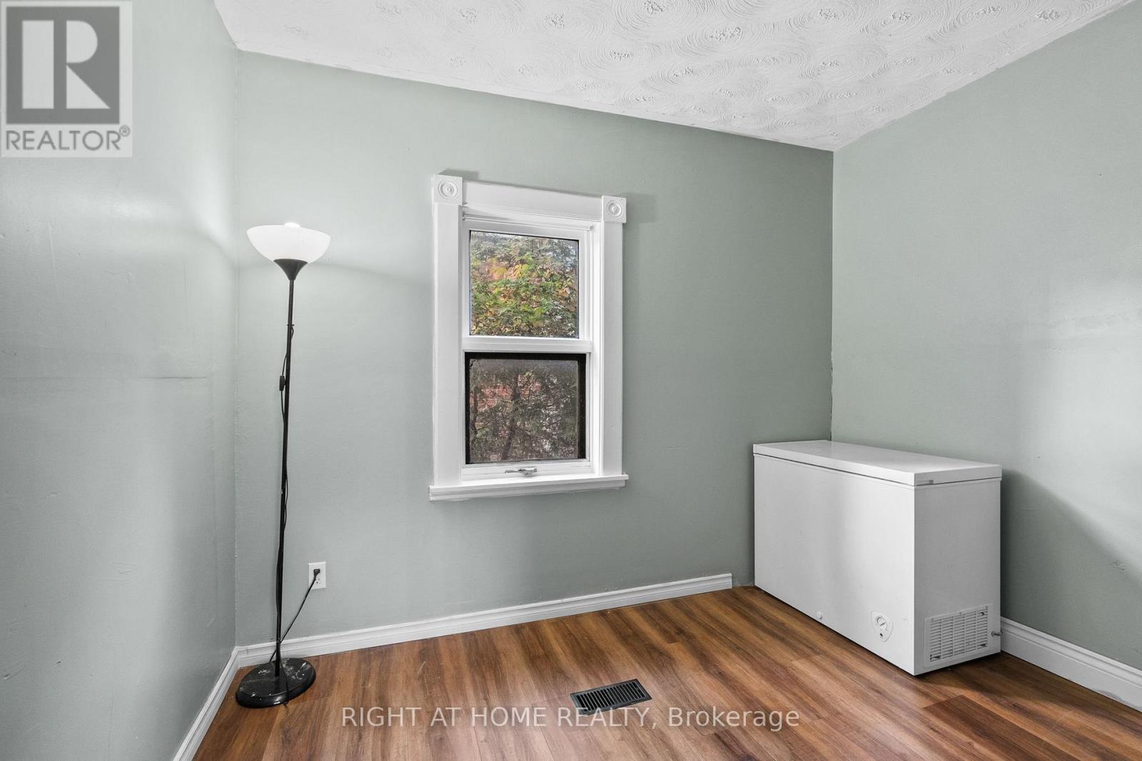 94 Main Street, North Dundas, Ontario  K0A 2R0 - Photo 15 - X12432343