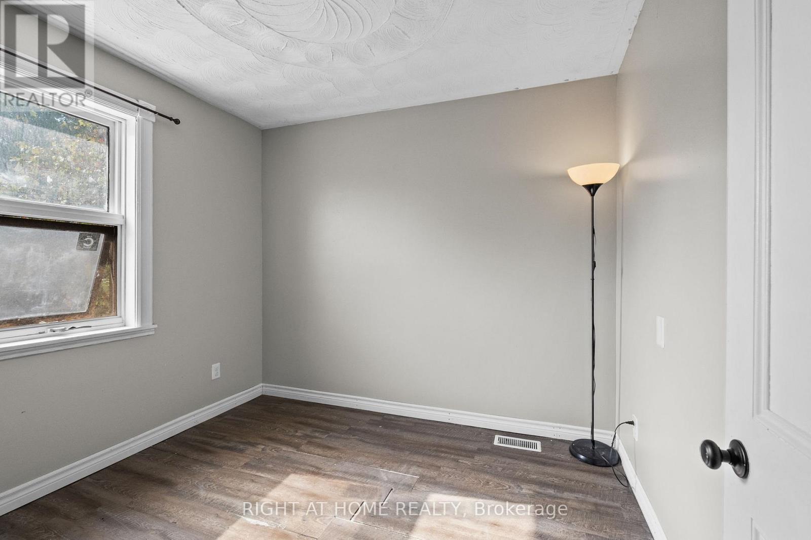 94 Main Street, North Dundas, Ontario  K0A 2R0 - Photo 27 - X12432343