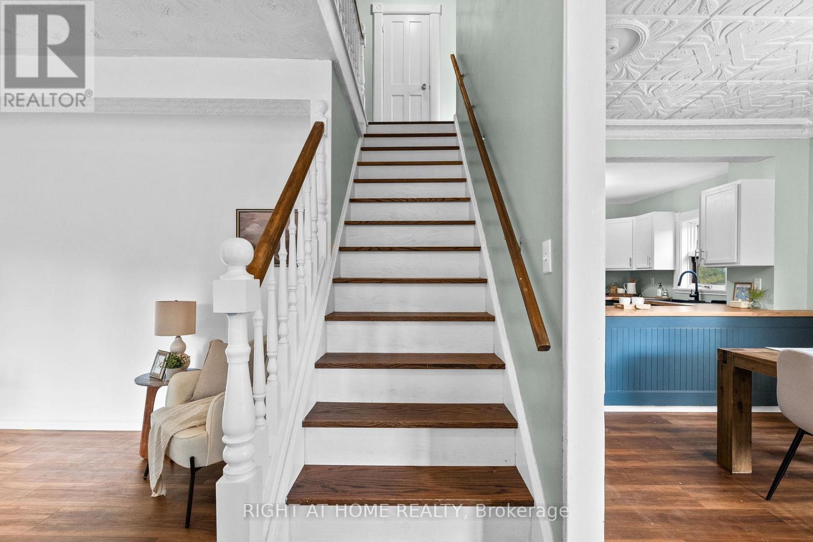 94 Main Street, North Dundas, Ontario  K0A 2R0 - Photo 7 - X12432343