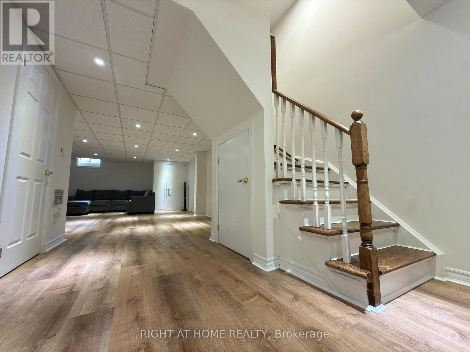 3 Bellagio Crescent, Vaughan, Ontario  L4K 5J9 - Photo 2 - N12611200