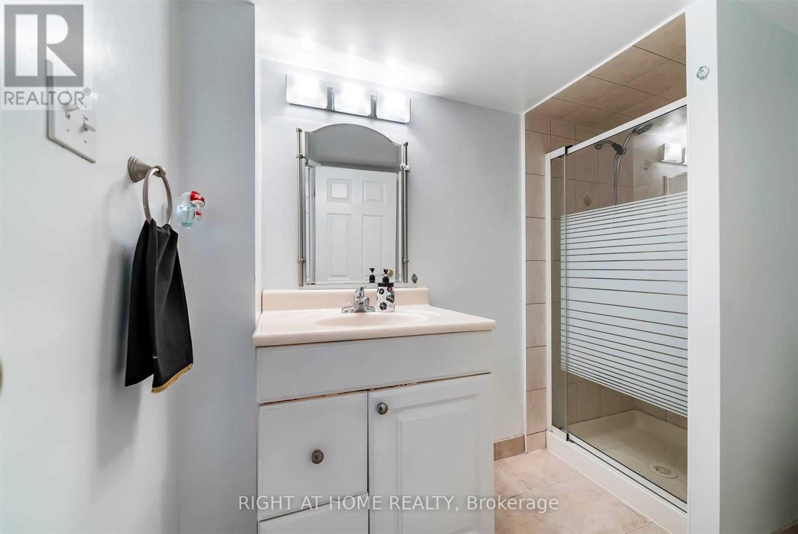 3 Bellagio Crescent, Vaughan, Ontario  L4K 5J9 - Photo 24 - N12611200