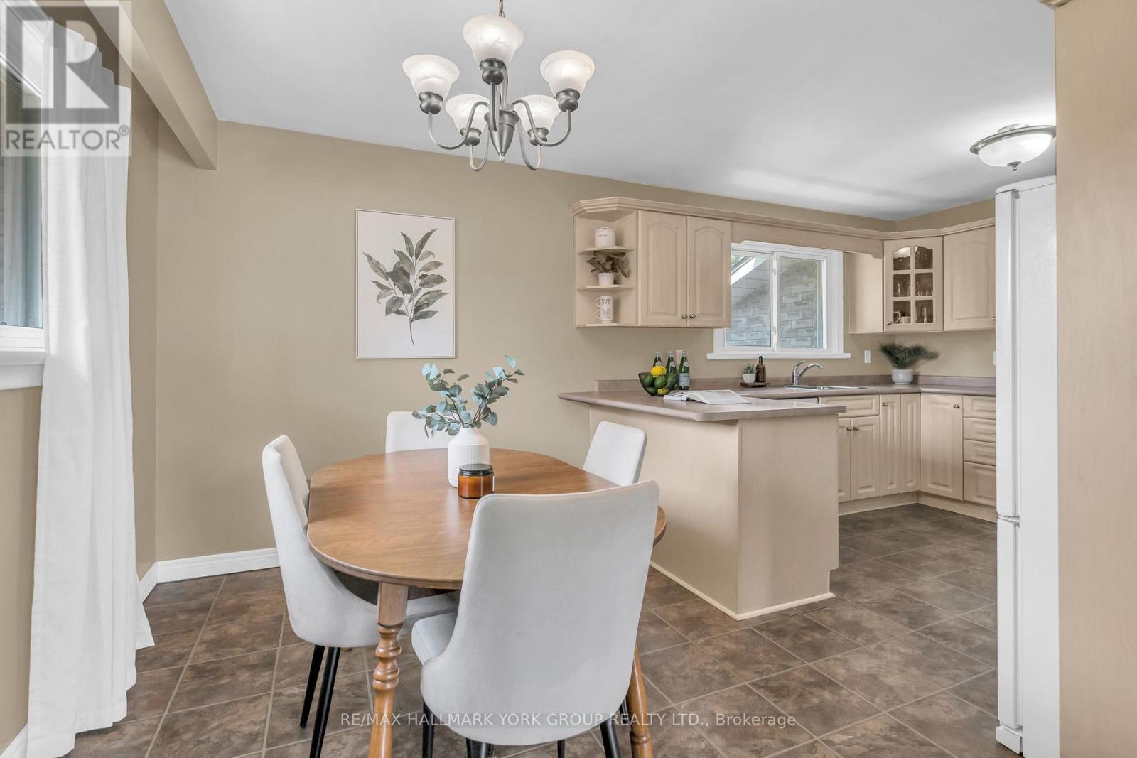 8 Rushton Road, Georgina, Ontario  L0E 1S0 - Photo 8 - N12611230