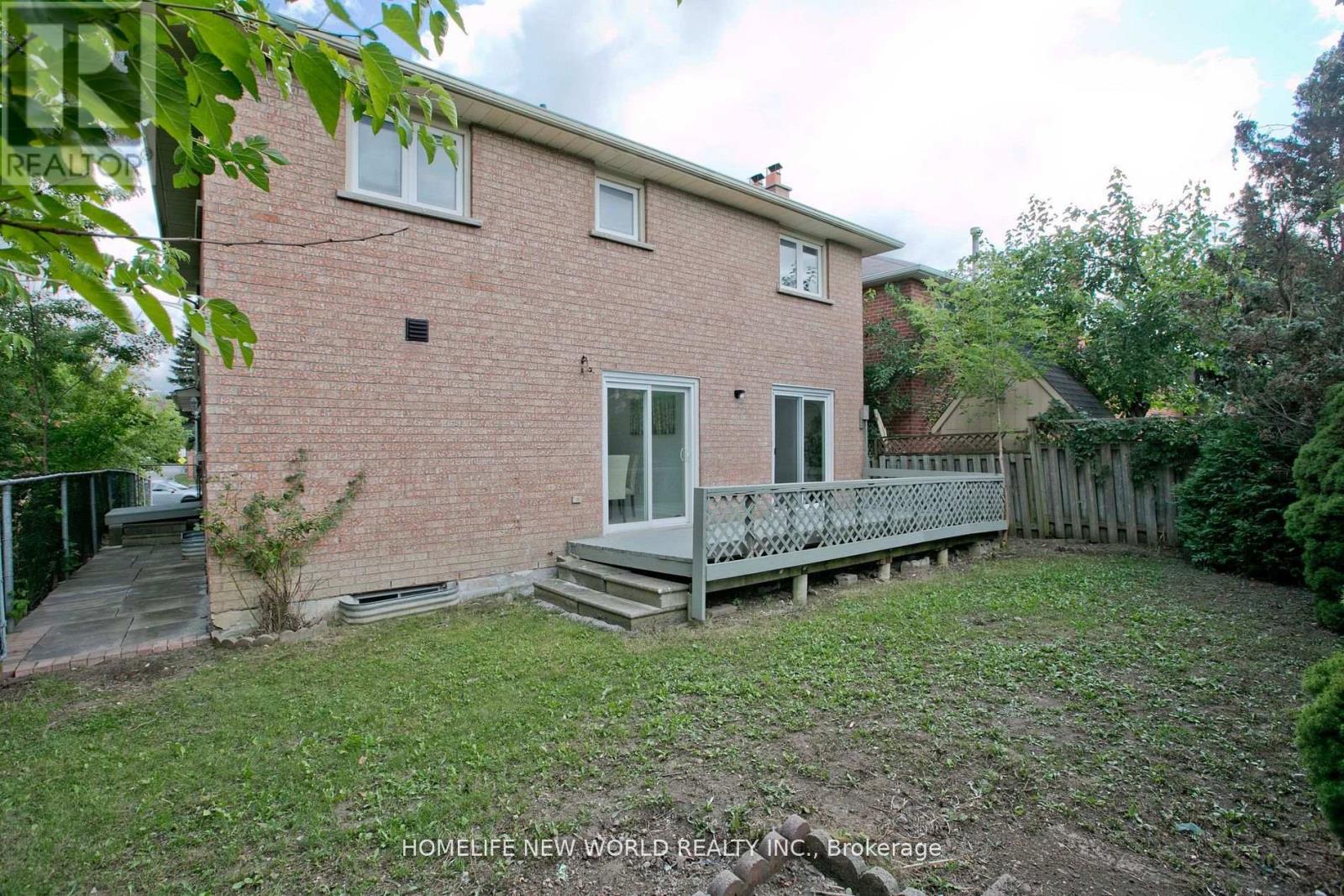 94 Weldrick Road E, Richmond Hill, Ontario  L4C 8T7 - Photo 37 - N12611256