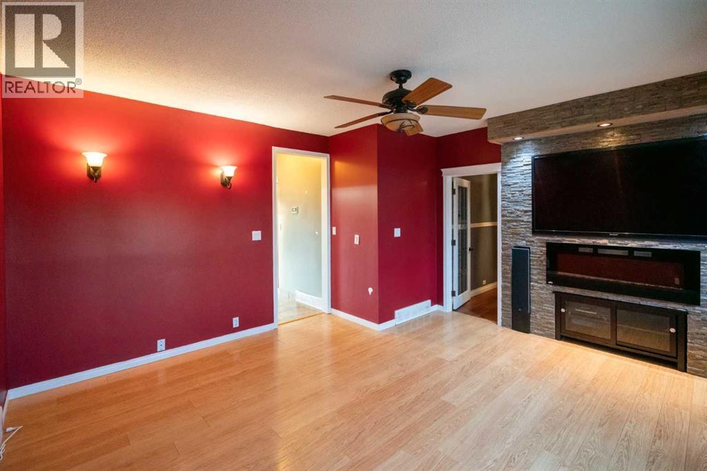 5218 45 Street, Camrose, Alberta  T4V 1E9 - Photo 2 - A2266343