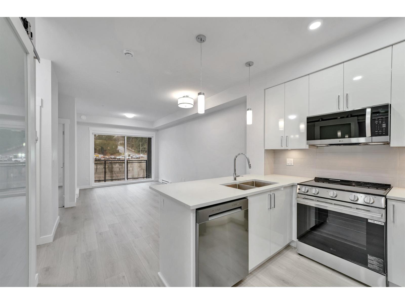 416 33886 Pine Street, Abbotsford, British Columbia  V2S 0N9 - Photo 3 - R3071852