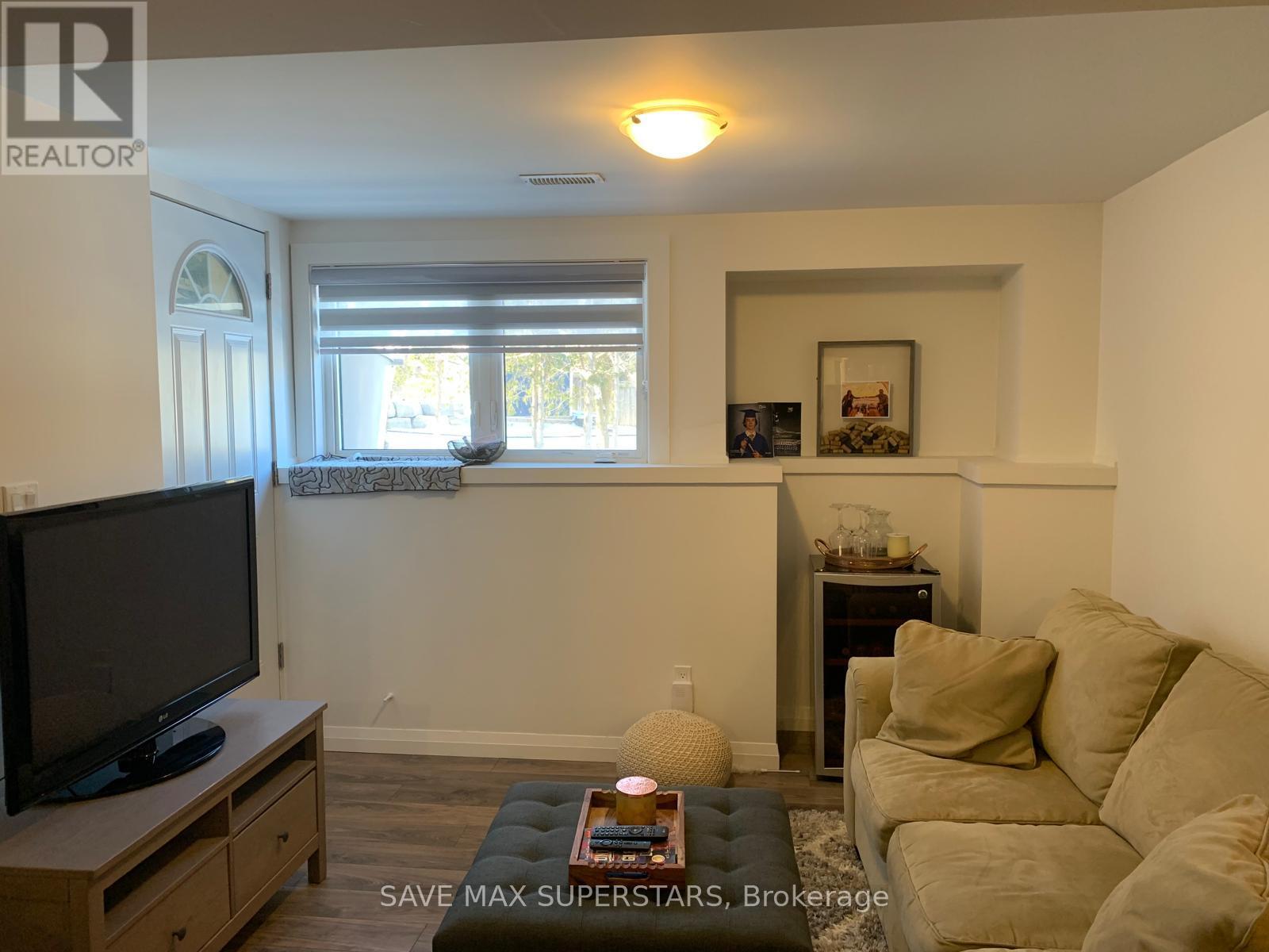 30 Westminster Circle, Barrie (Innis-Shore), Ontario  L4M 0A4 - Photo 14 - S12611232