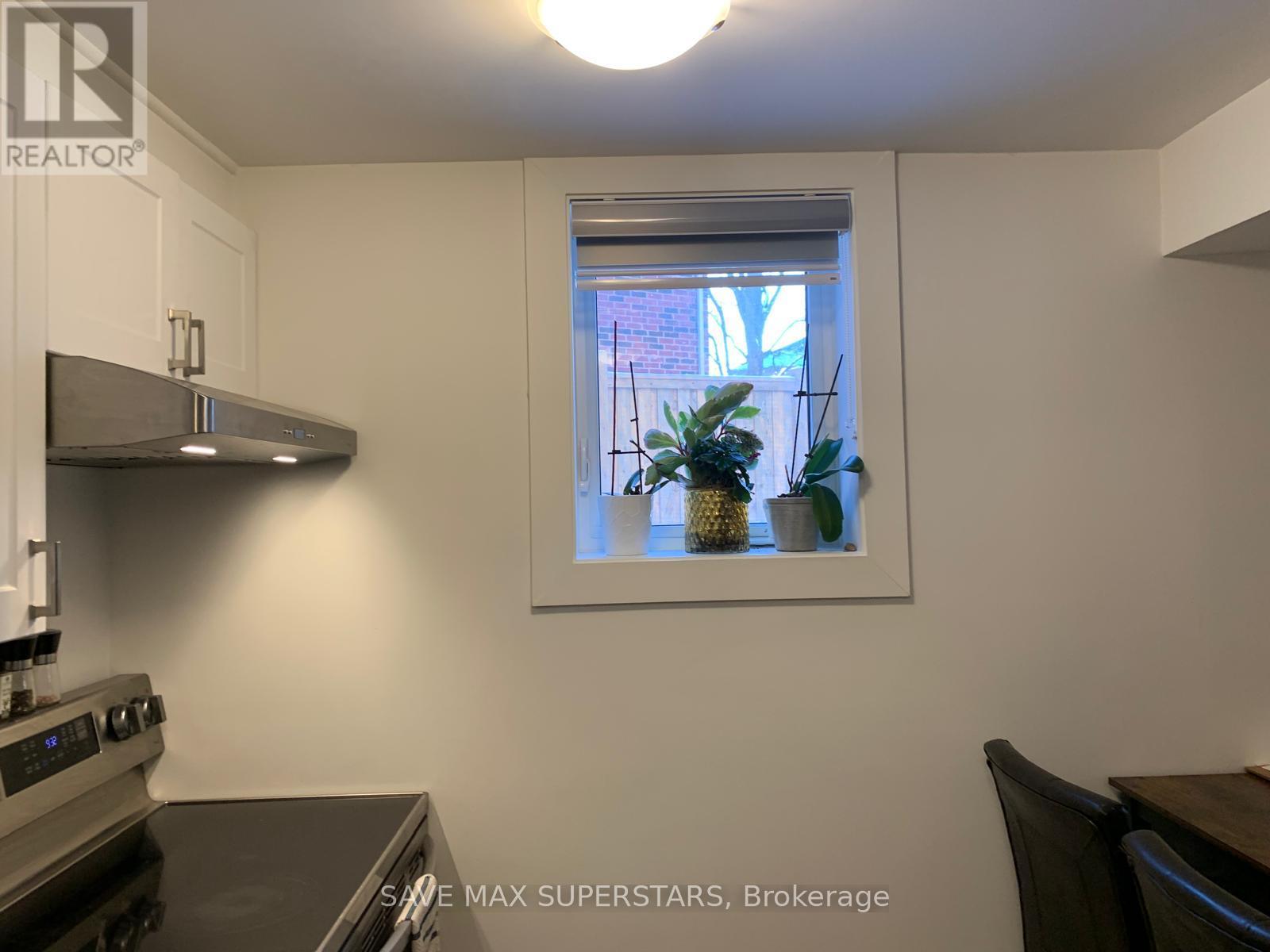 30 Westminster Circle, Barrie (Innis-Shore), Ontario  L4M 0A4 - Photo 16 - S12611232