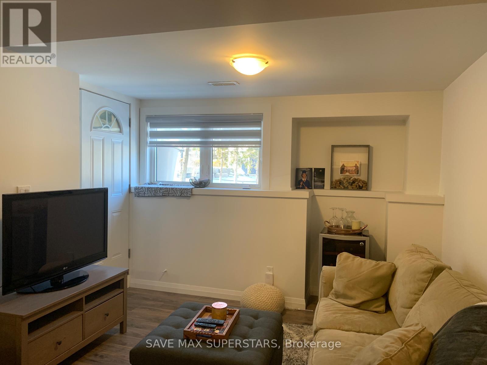 30 Westminster Circle, Barrie (Innis-Shore), Ontario  L4M 0A4 - Photo 6 - S12611232