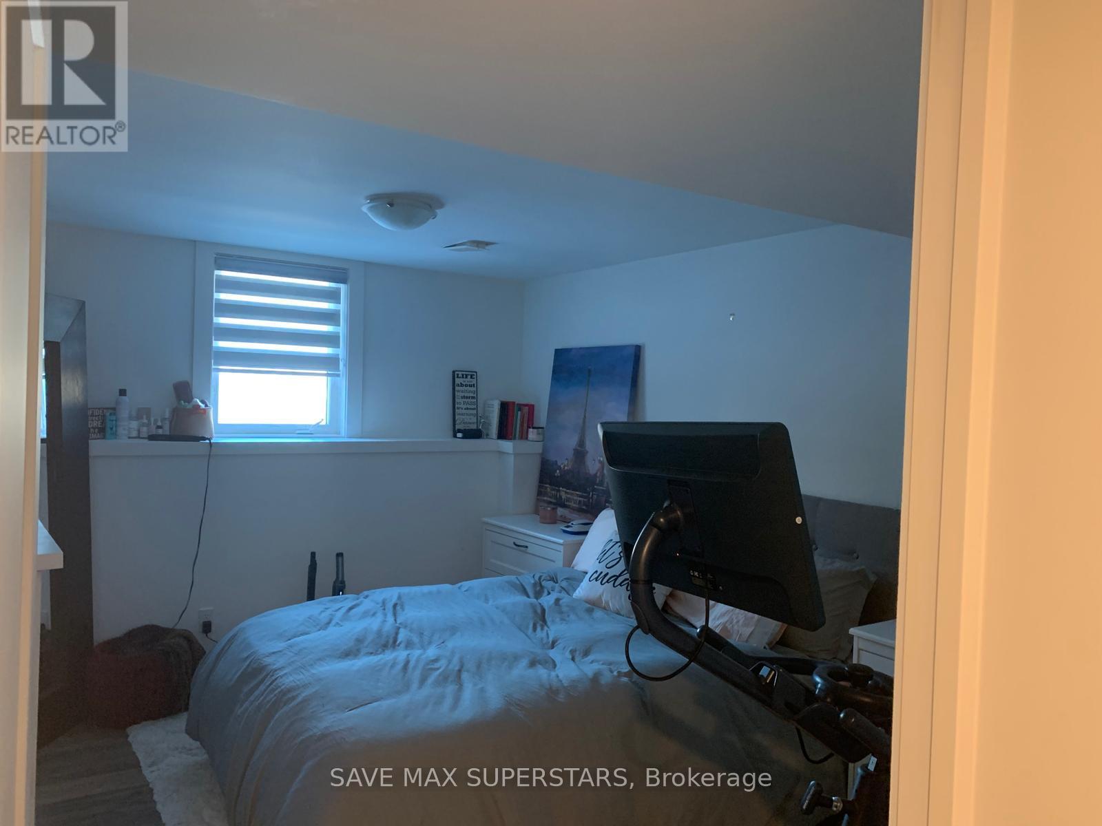 30 Westminster Circle, Barrie (Innis-Shore), Ontario  L4M 0A4 - Photo 9 - S12611232